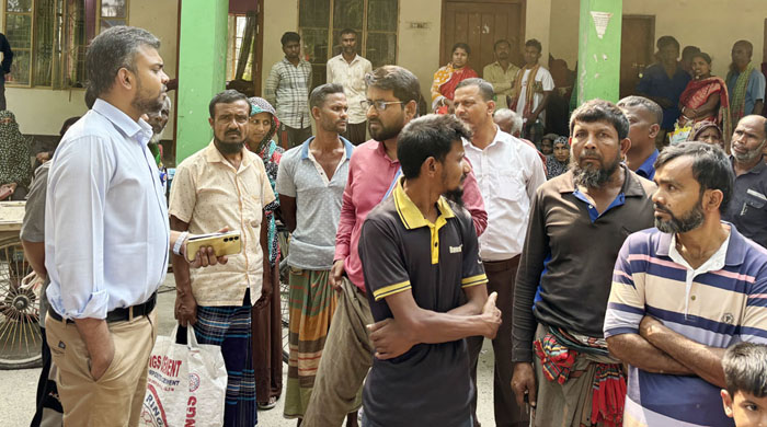 মদাপুর ইউনিয়নে ভিজিএফ চাউল বিতরণে অনিয়ম॥ইউএনও’র হস্তক্ষেপে বিতরণ বন্ধ